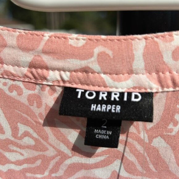 ~e New Torrid animal print blouse with pockets - Picture 5 of 8